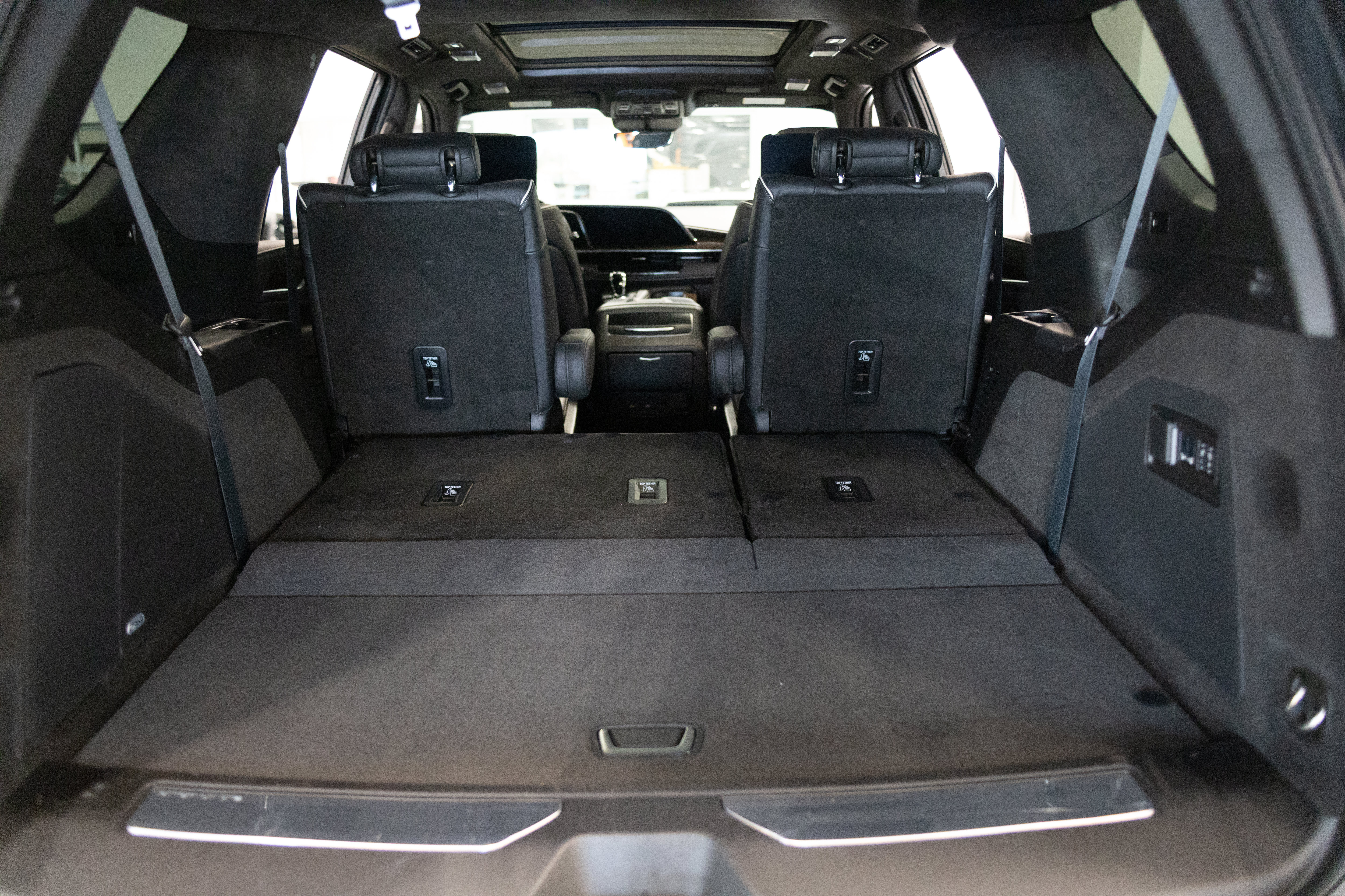 Used 2024 Cadillac Escalade Sport Platinum w/ LPO, ONYX Package AWD/4WD image 7