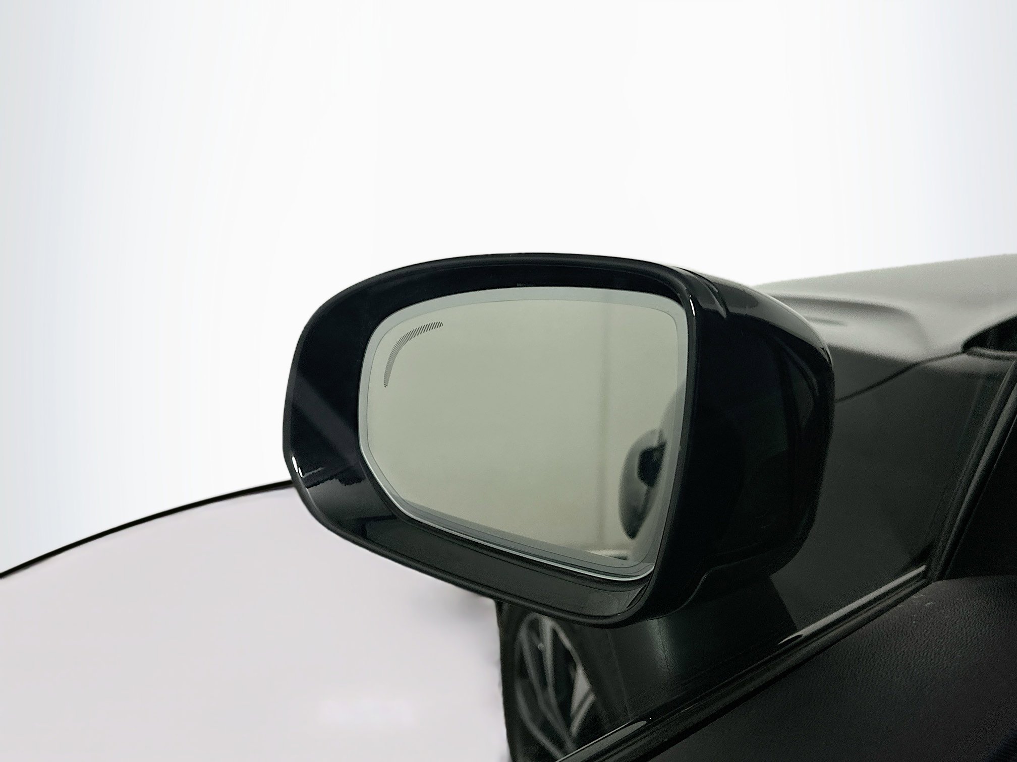 Used 2025 Volvo XC60 B5 Plus image 16