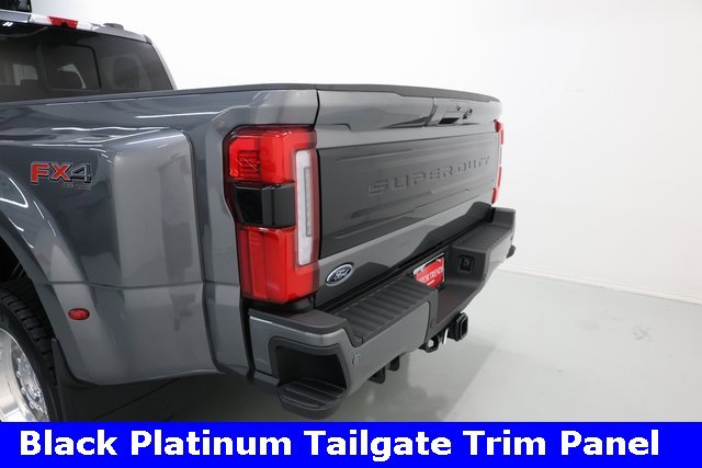 Used 2025 Ford F450 Platinum w/ FX4 Off-Road Package image 11