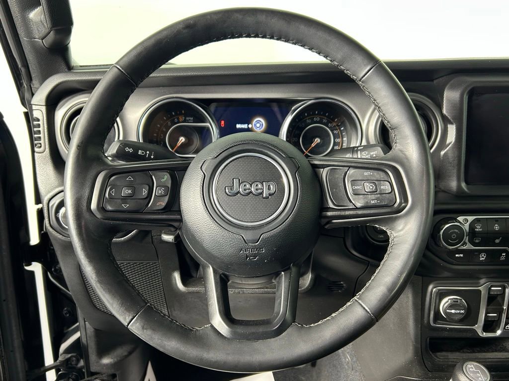 Used 2022 Jeep Gladiator Willys AWD/4WD image 25