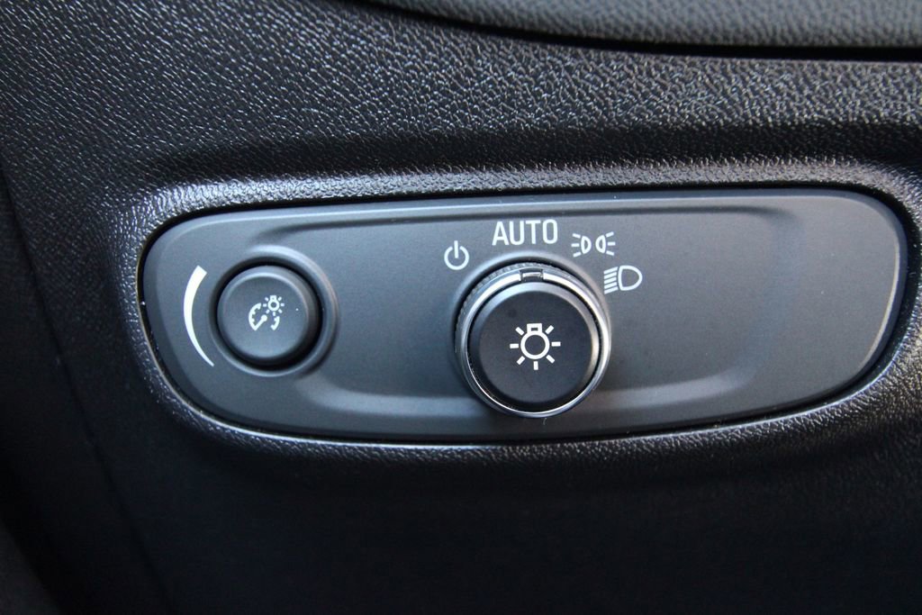 Used 2018 Chevrolet Equinox LT image 21