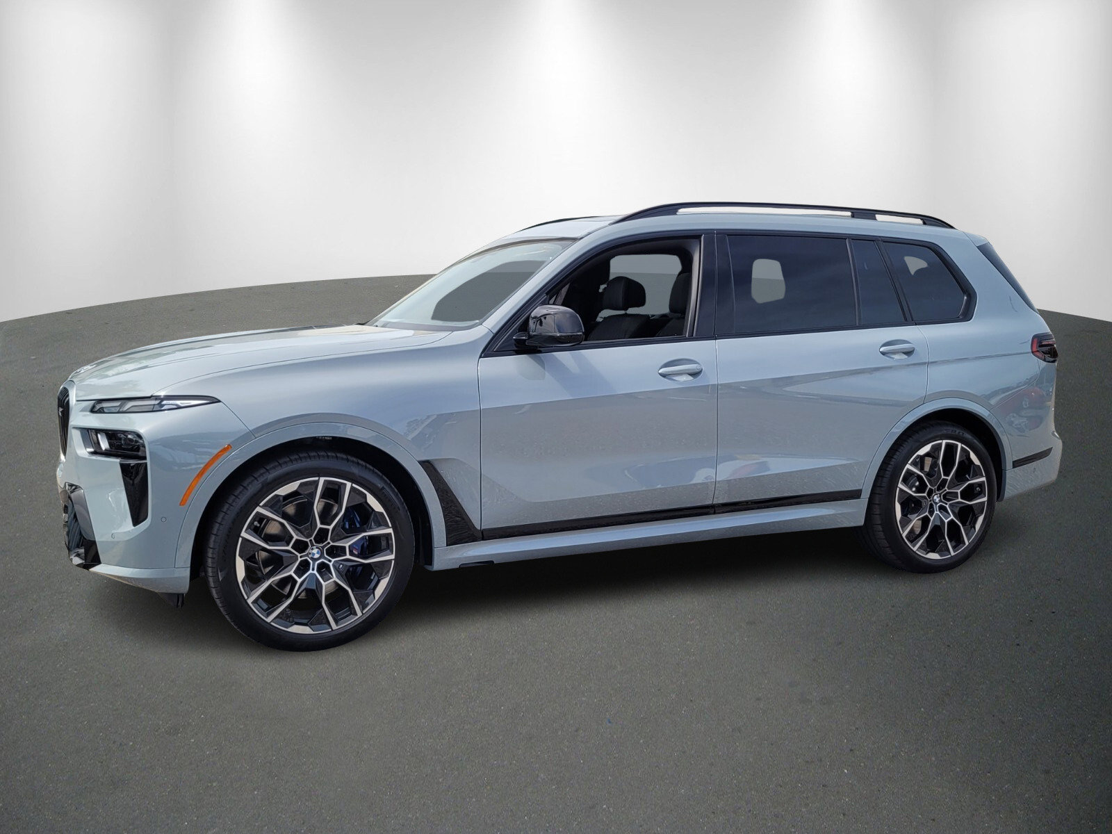 New 2026 BMW X7 M60i image 3