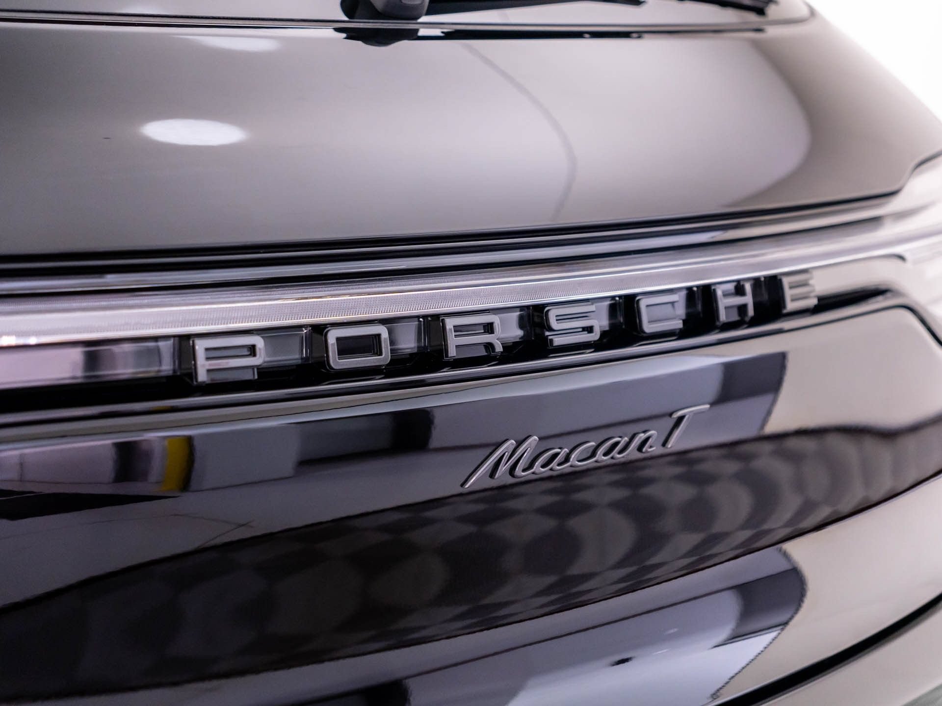 New 2026 Porsche Macan Turbo AWD/4WD image 39