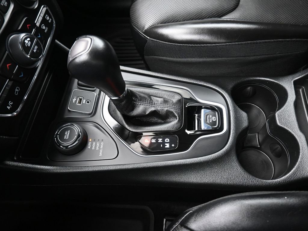 Used 2022 Jeep Cherokee Limited w/ Elite Package image 23