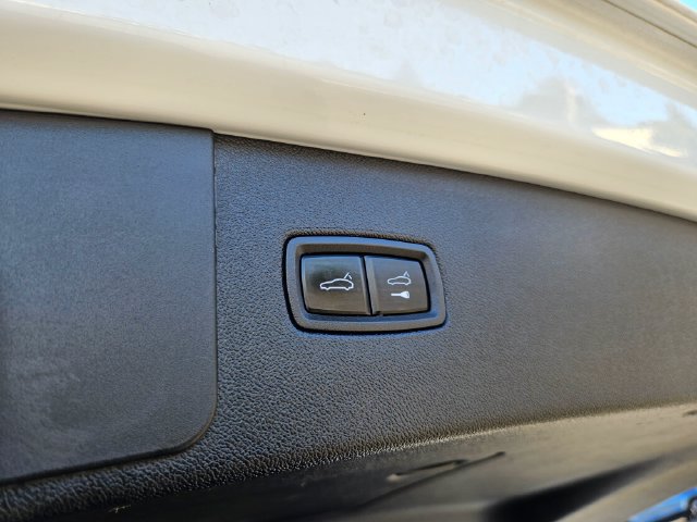 Used 2020 Porsche Cayenne E-Hybrid AWD/4WD image 16
