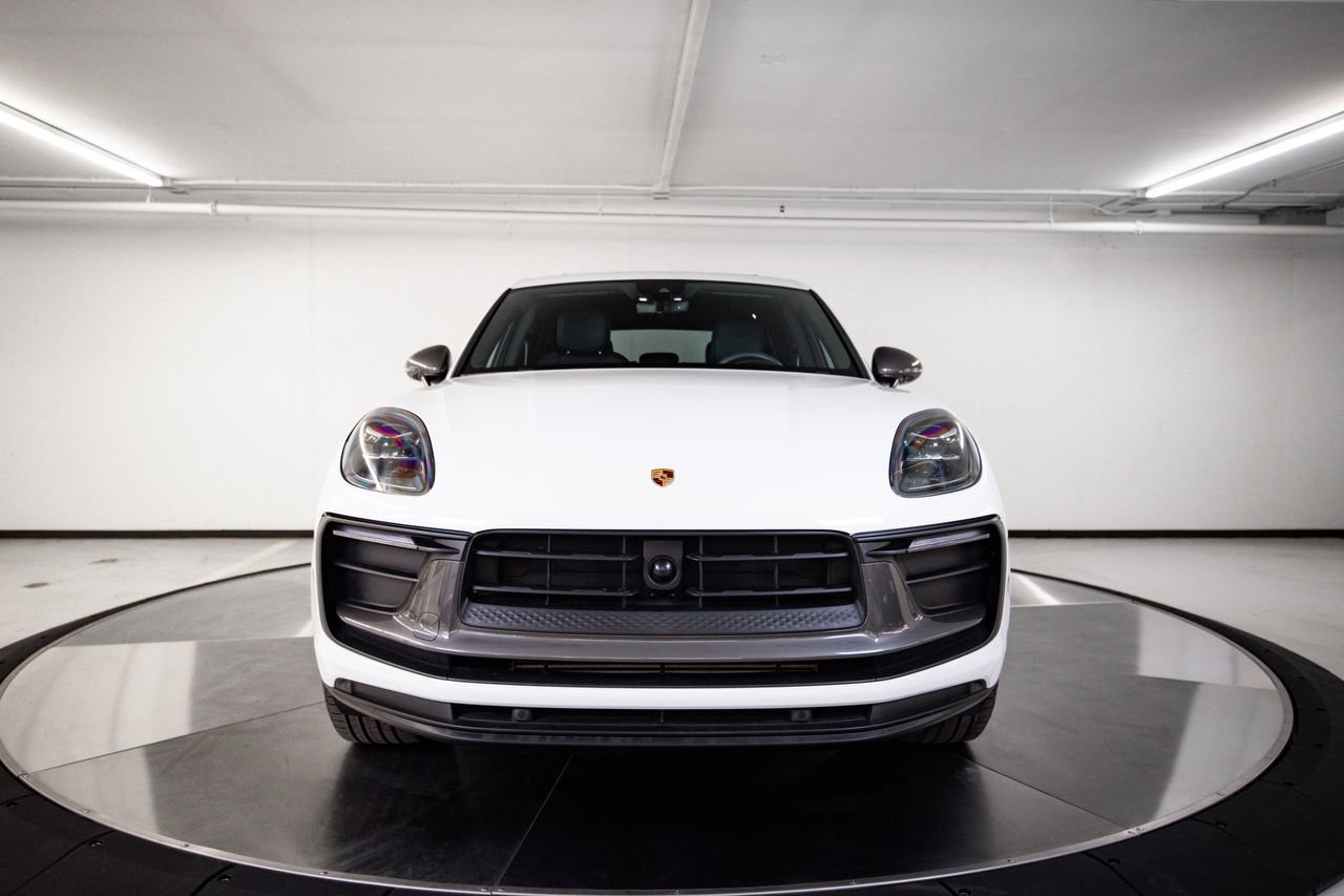 Used 2023 Porsche Macan Turbo image 10