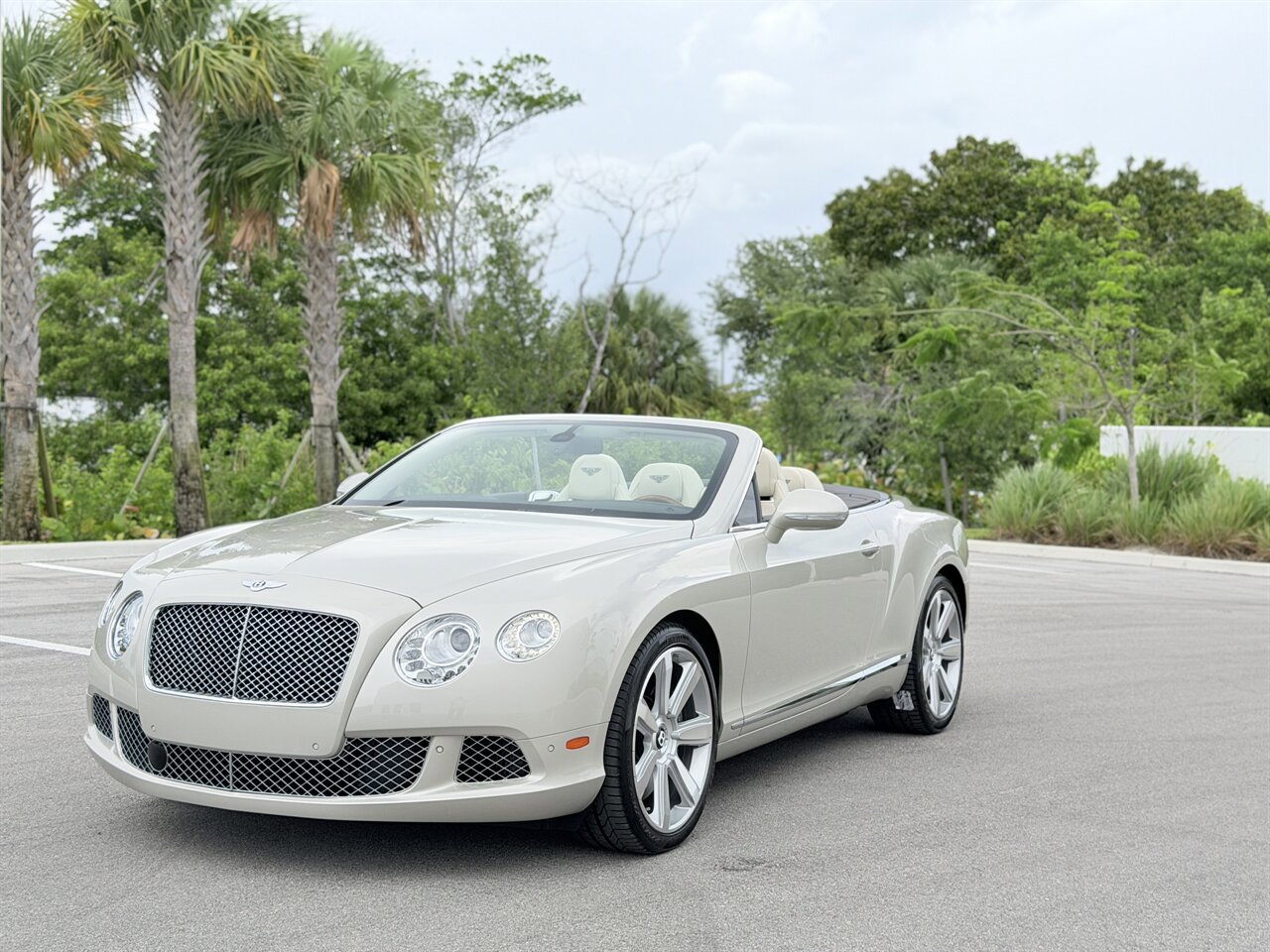 Used 2012 Bentley Continental GT w/ Elegant Specification Pkg AWD/4WD image 2