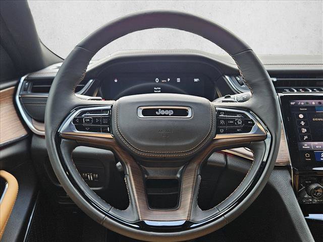 Used 2024 Jeep Grand Cherokee Summit AWD/4WD image 18