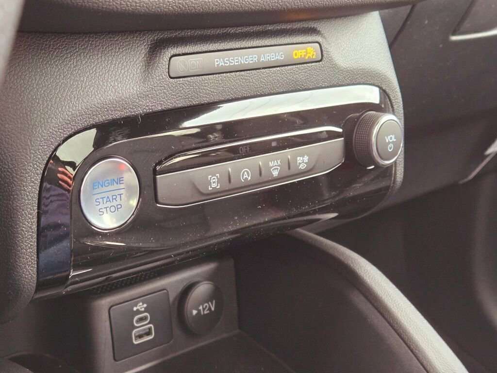 New 2025 Ford Escape ST-Line w/ Tech Pack #1 image 30