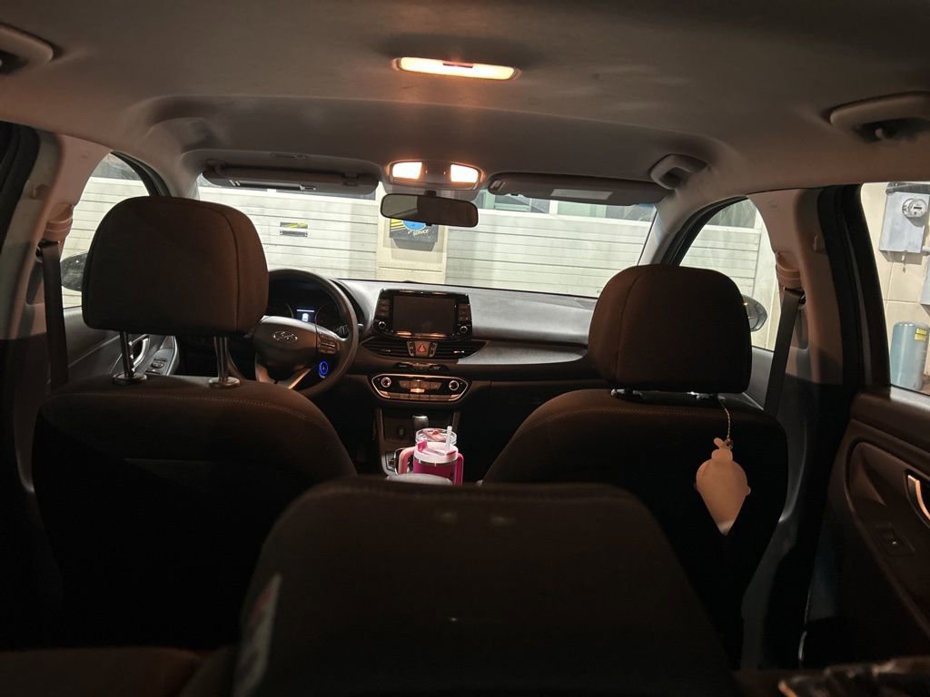 Used 2018 Hyundai Elantra GT image 14