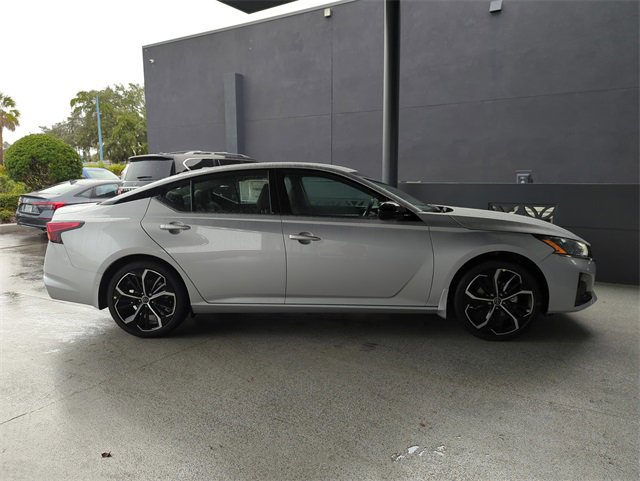 New 2025 Nissan Altima 2.5 SR image 3