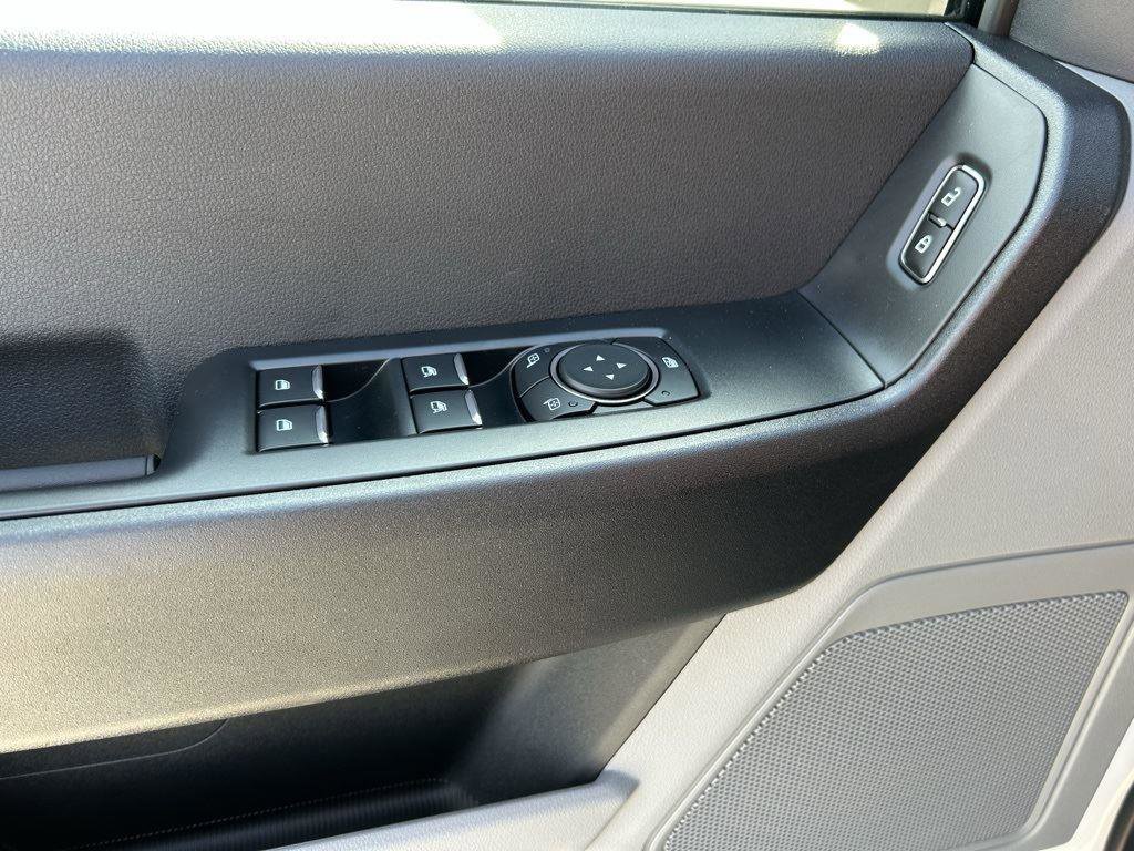 New 2026 Ford F250 XL w/ XL Chrome Package image 8