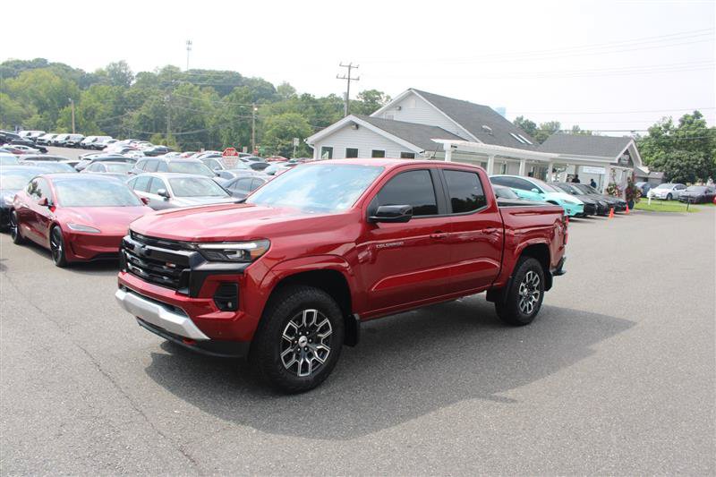 Used 2024 Chevrolet Colorado Z71 w/ Z71 Convenience Package 2 AWD/4WD image 4