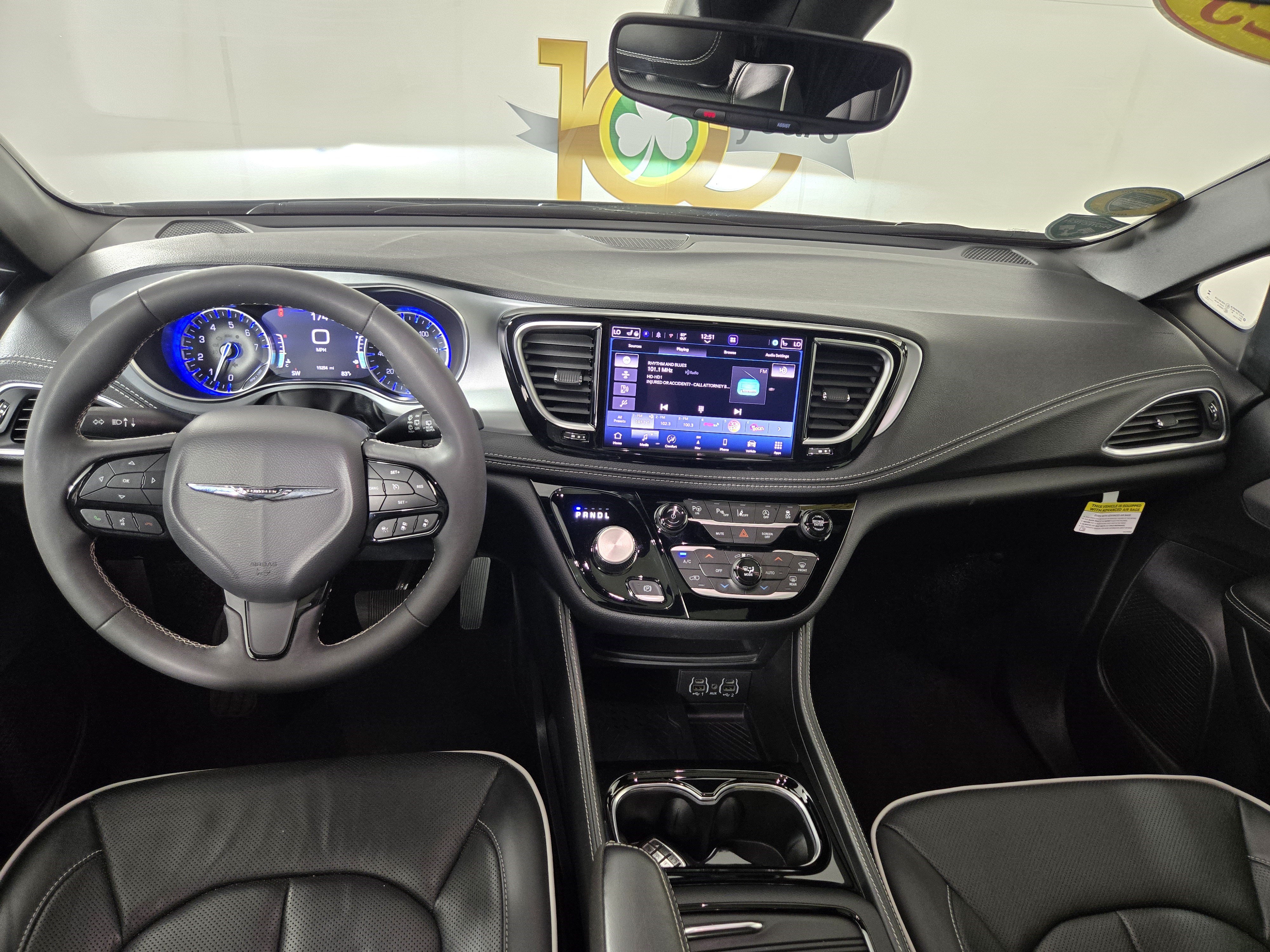 Used 2025 Chrysler Pacifica Limited FWD image 15