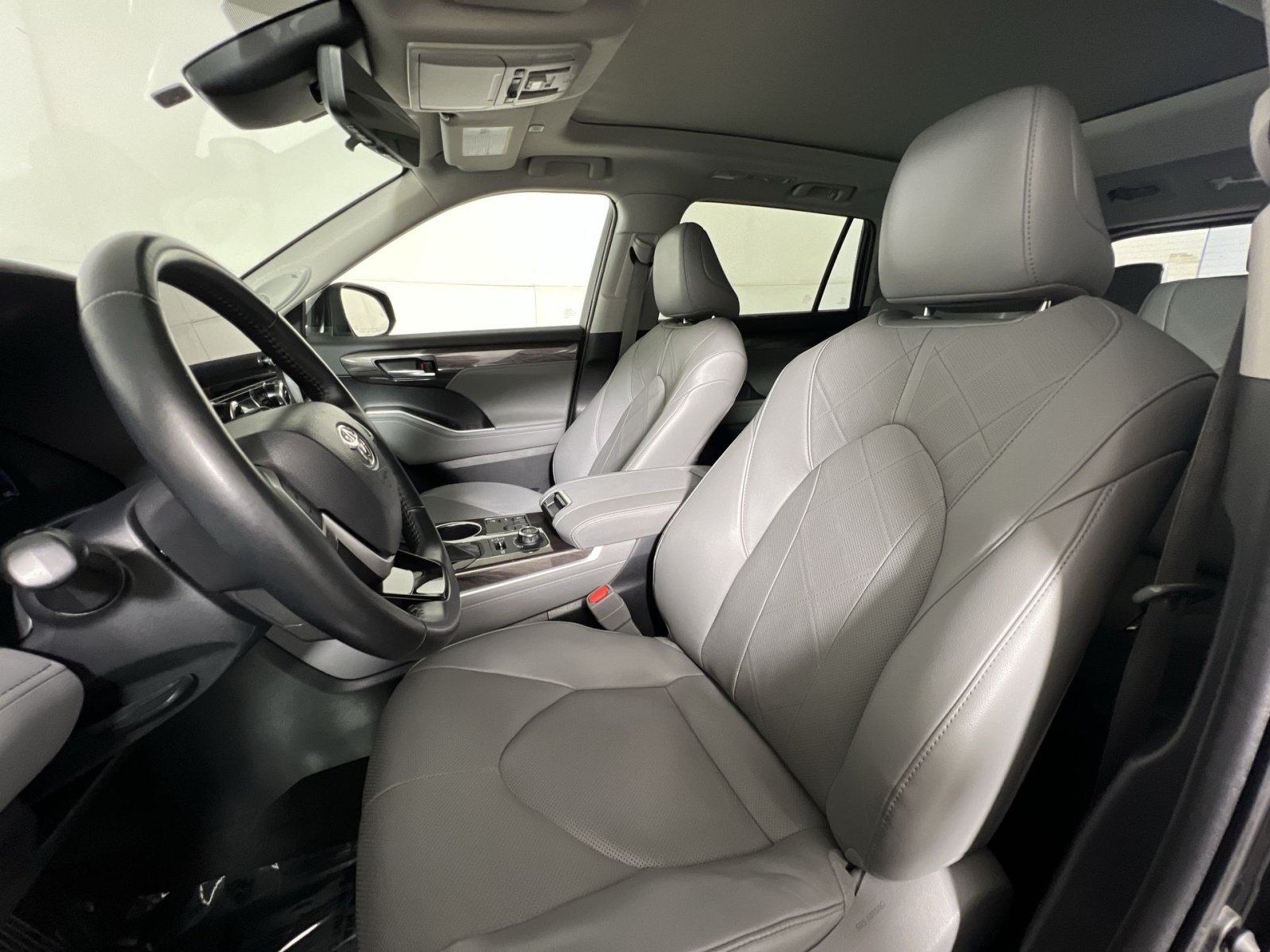 Used 2023 Toyota Highlander Platinum AWD/4WD image 13