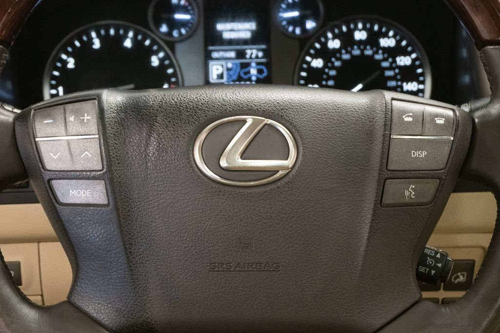 Used 2015 Lexus LX 570 4WD w/ Luxury Package image 15
