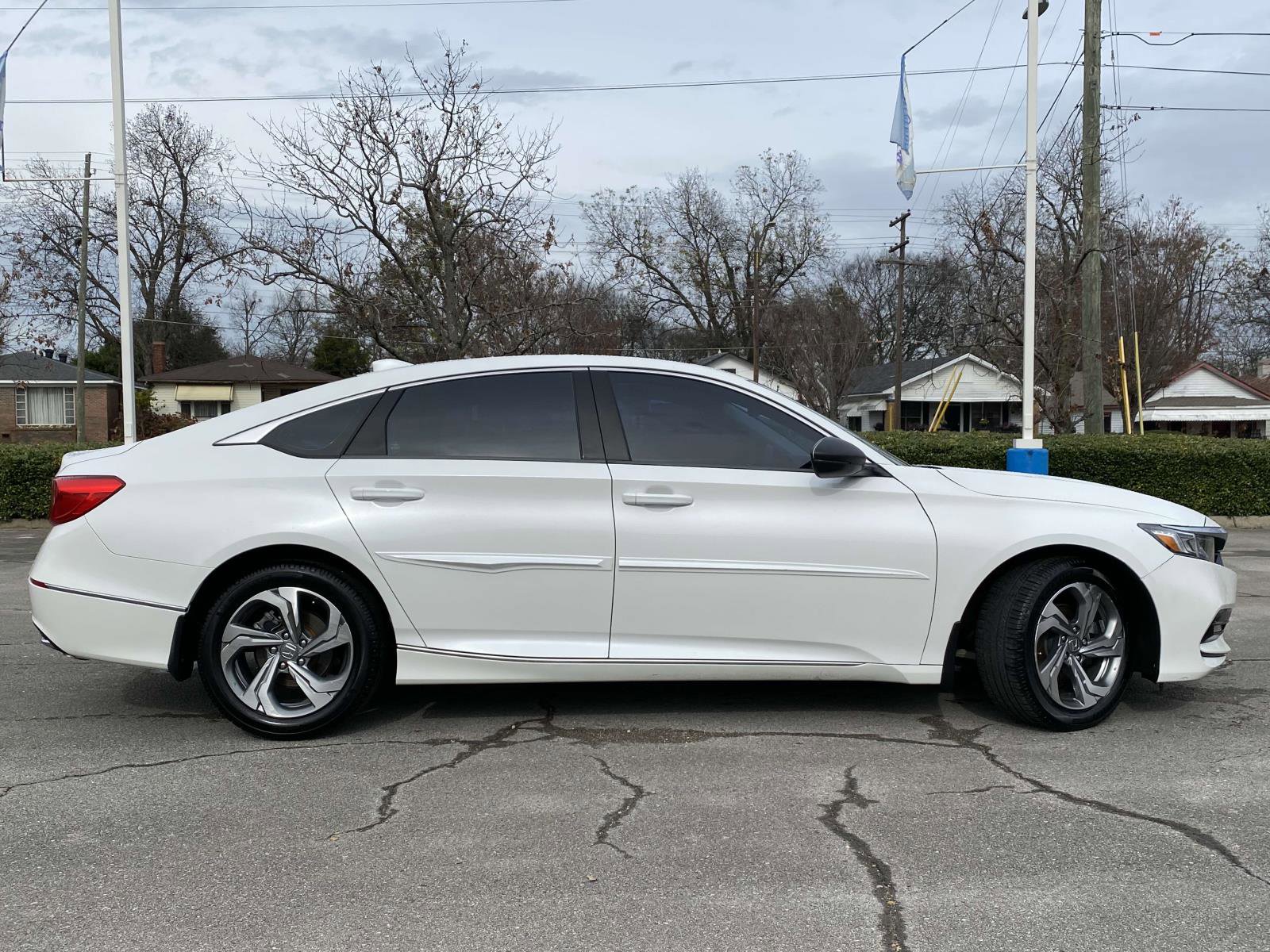 Used 2018 Honda Accord EX-L image 2