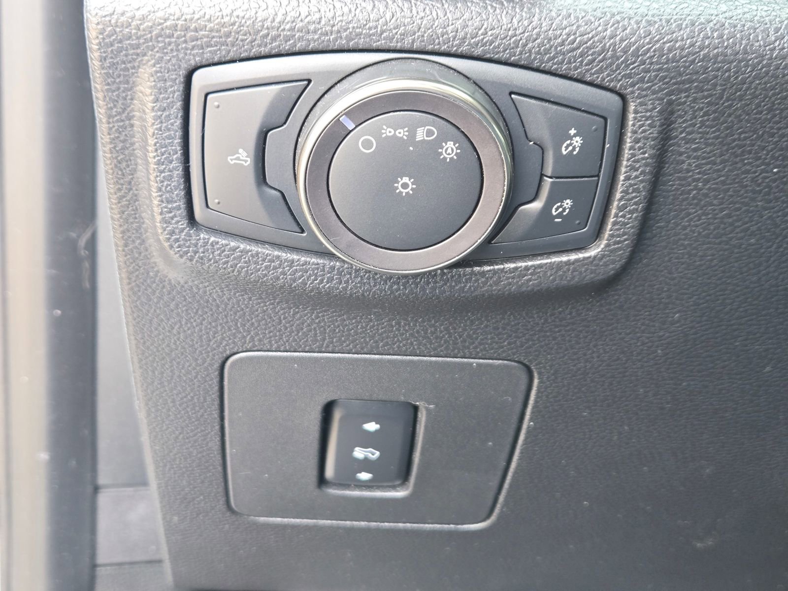 Used 2018 Ford F150 Raptor w/ Equipment Group 802A Luxury image 22