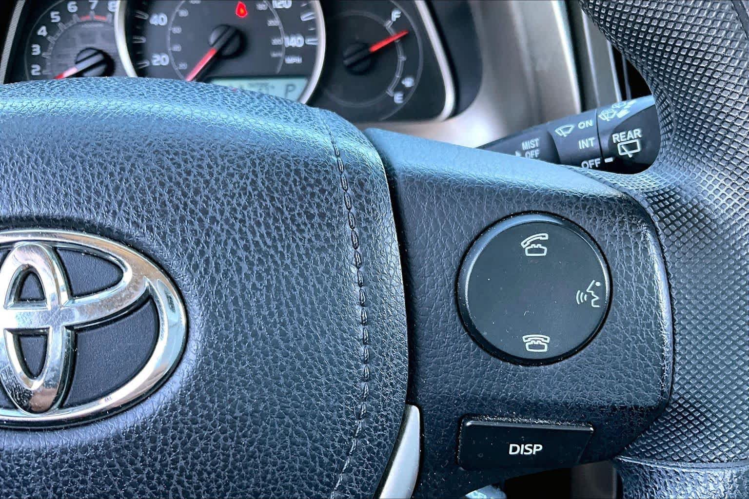 Used 2015 Toyota RAV4 LE AWD/4WD image 25