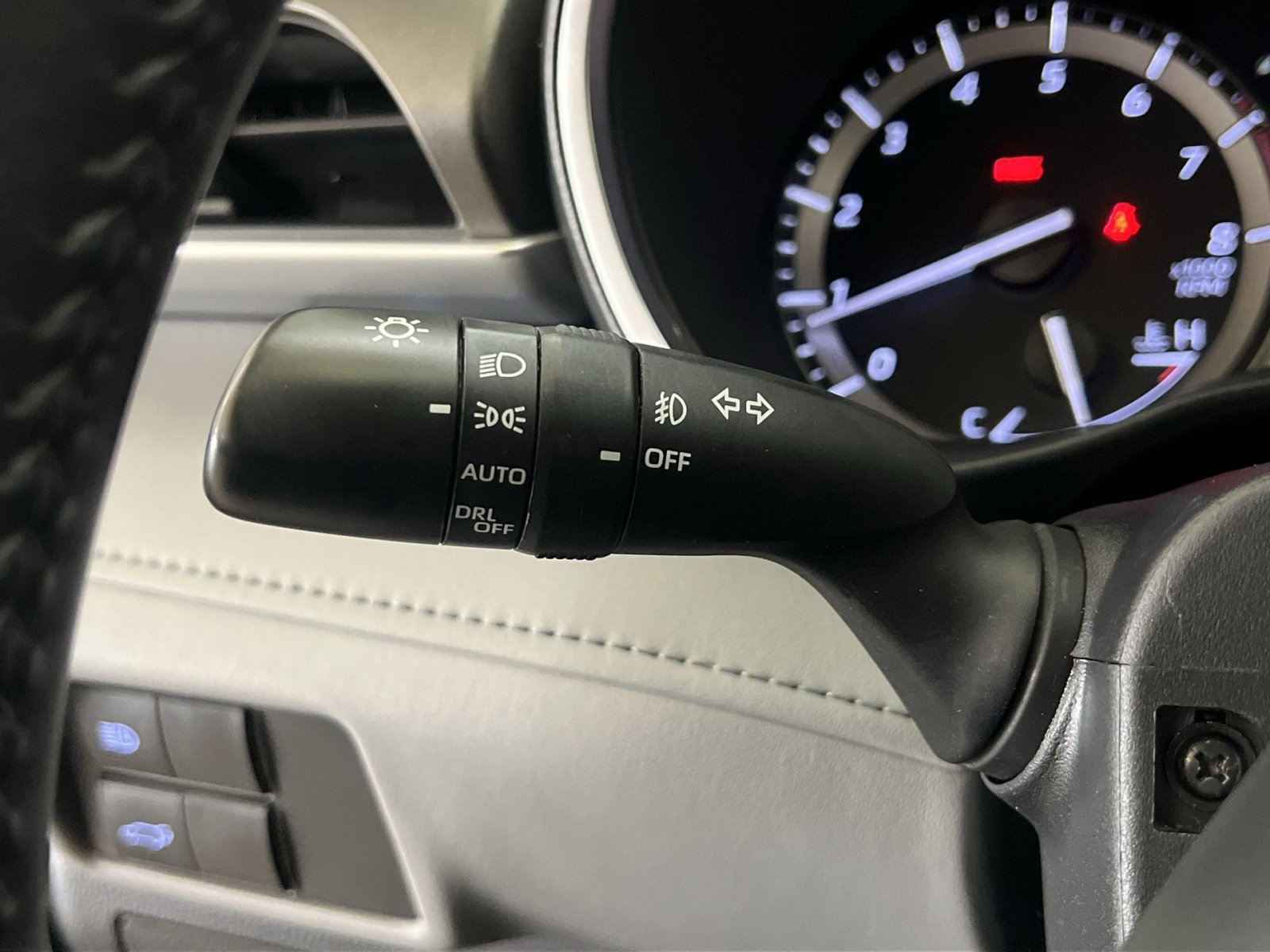 Used 2022 Toyota Highlander XLE FWD image 38