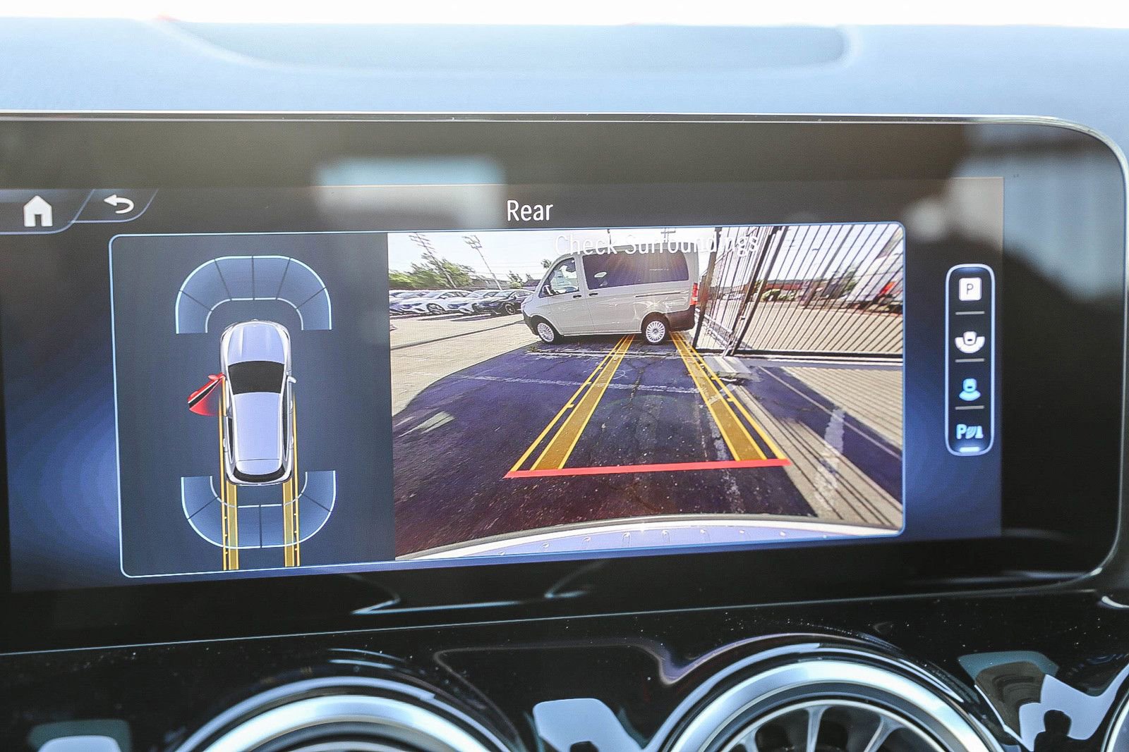 Used 2024 Mercedes-Benz GLA 35 AMG 4MATIC image 29