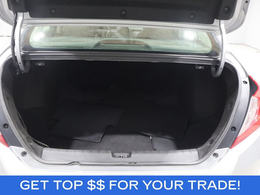 Used 2018 Honda Civic Touring image 4