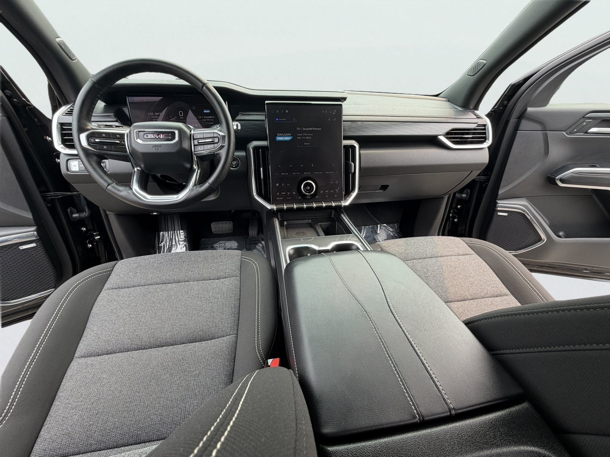 Used 2025 GMC Acadia Elevation AWD/4WD image 2