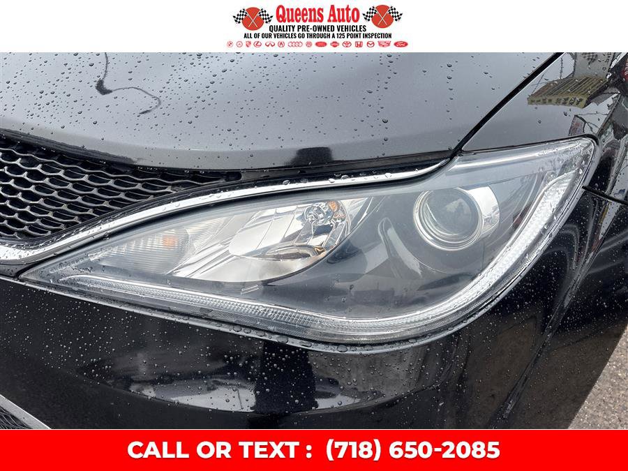 Used 2019 Chrysler Pacifica Touring-L image 31