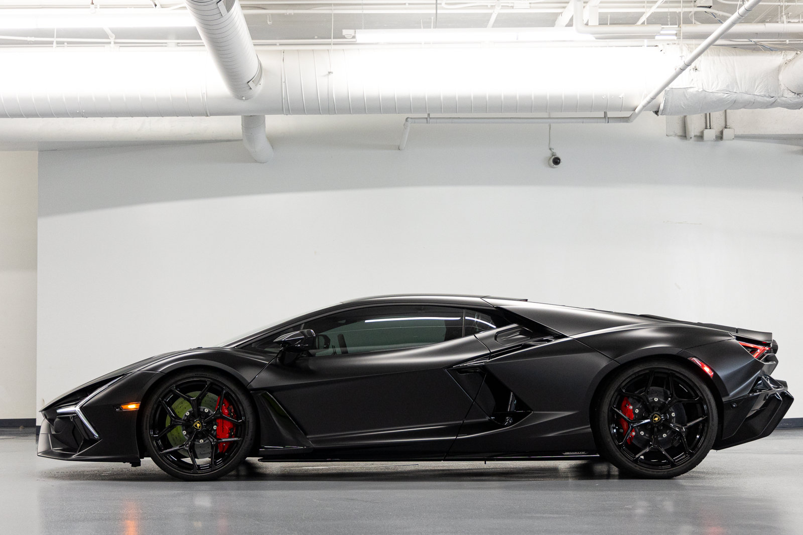 Used 2024 Lamborghini Revuelto AWD/4WD image 7