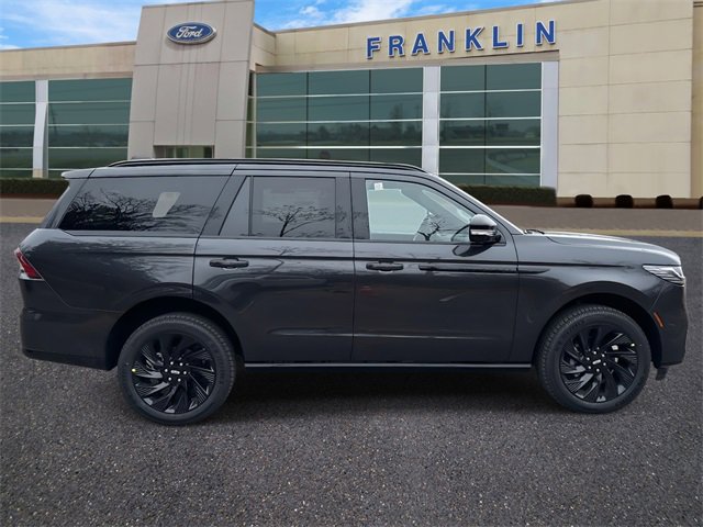 New 2025 Lincoln Navigator Reserve w/ Jet Appearance Package image 8