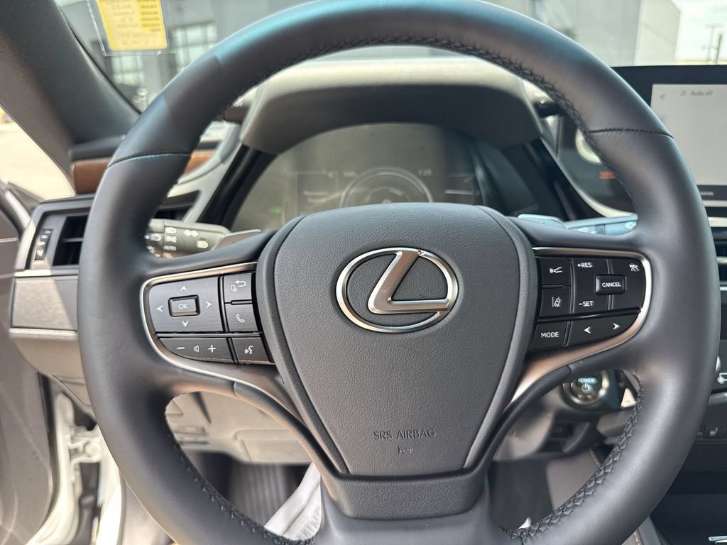 Used 2025 Lexus ES 300h w/ Premium Package FWD image 20