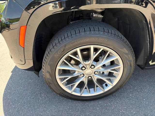 Used 2024 Jeep Grand Cherokee Summit w/ Adv Protech Group IV AWD/4WD image 9