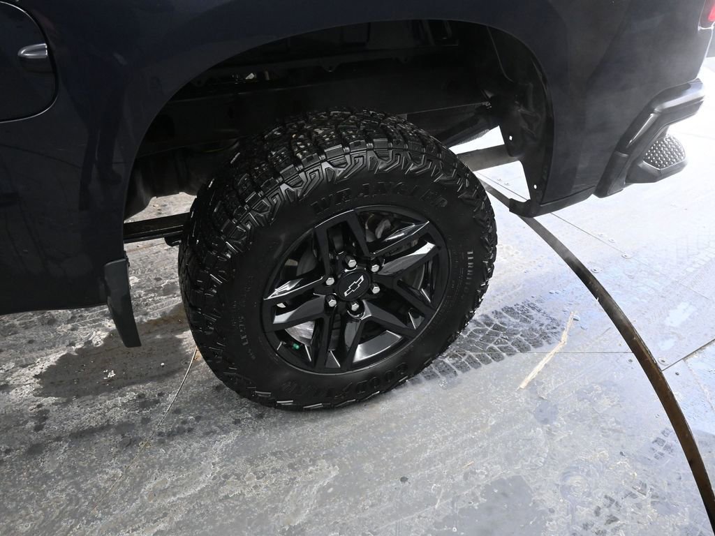 Used 2024 Chevrolet Silverado 1500 LT Trail Boss w/ Convenience Package II image 19