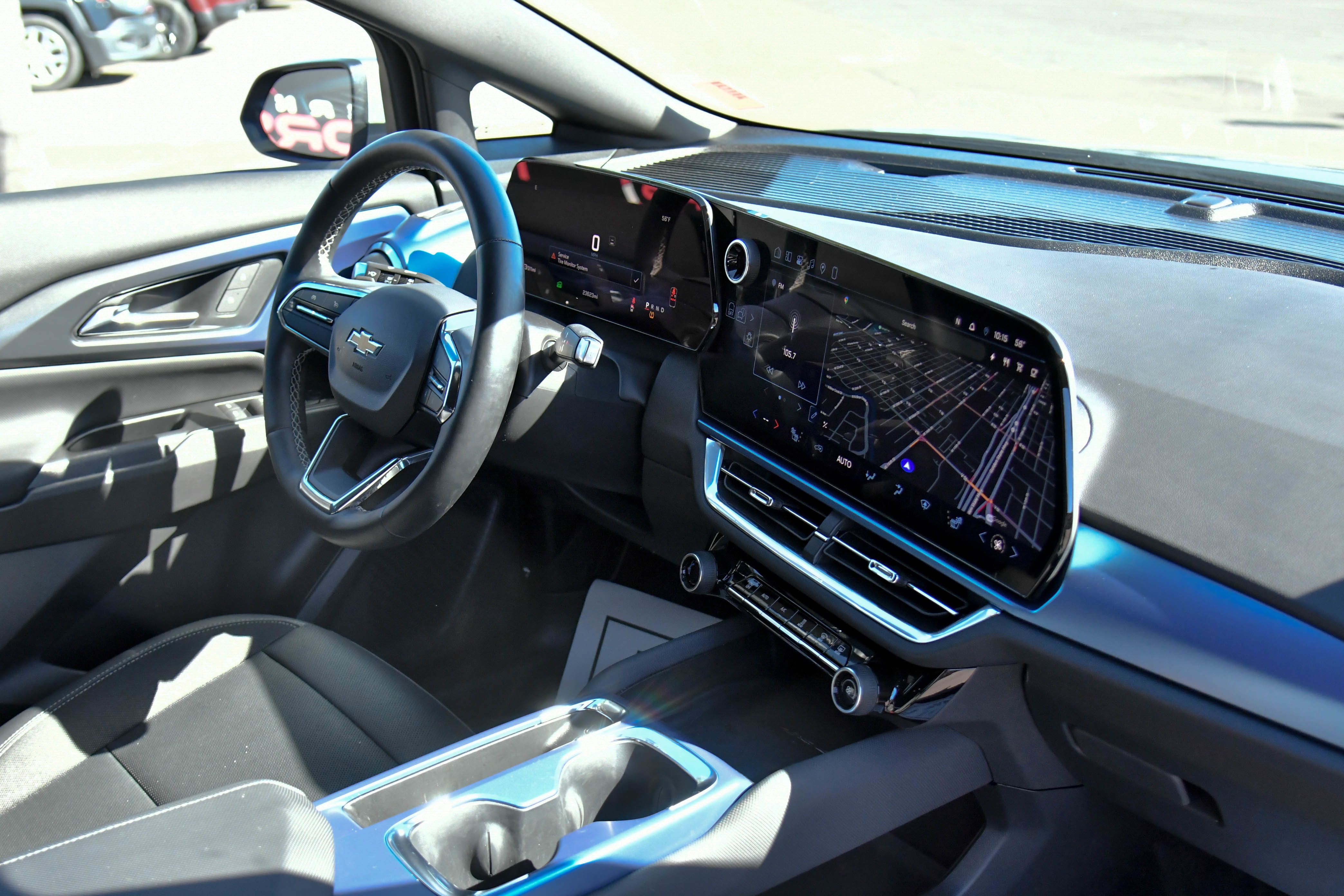 Used 2025 Chevrolet Equinox EV LT w/ Convenience Package image 54