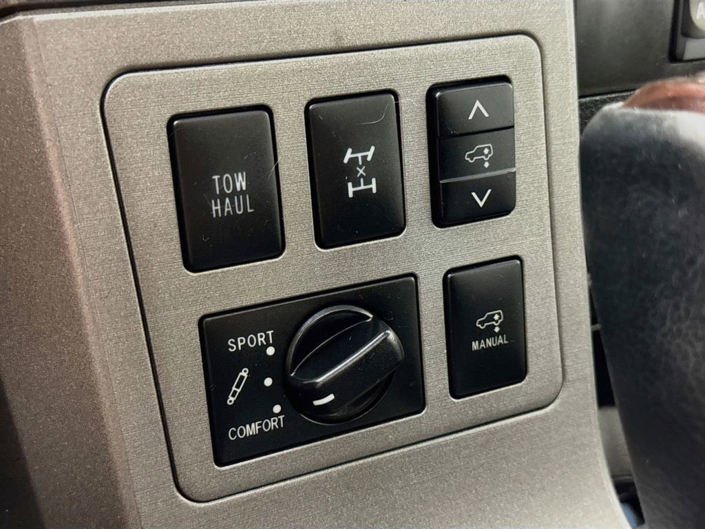 Used 2016 Toyota Sequoia Platinum AWD/4WD image 29