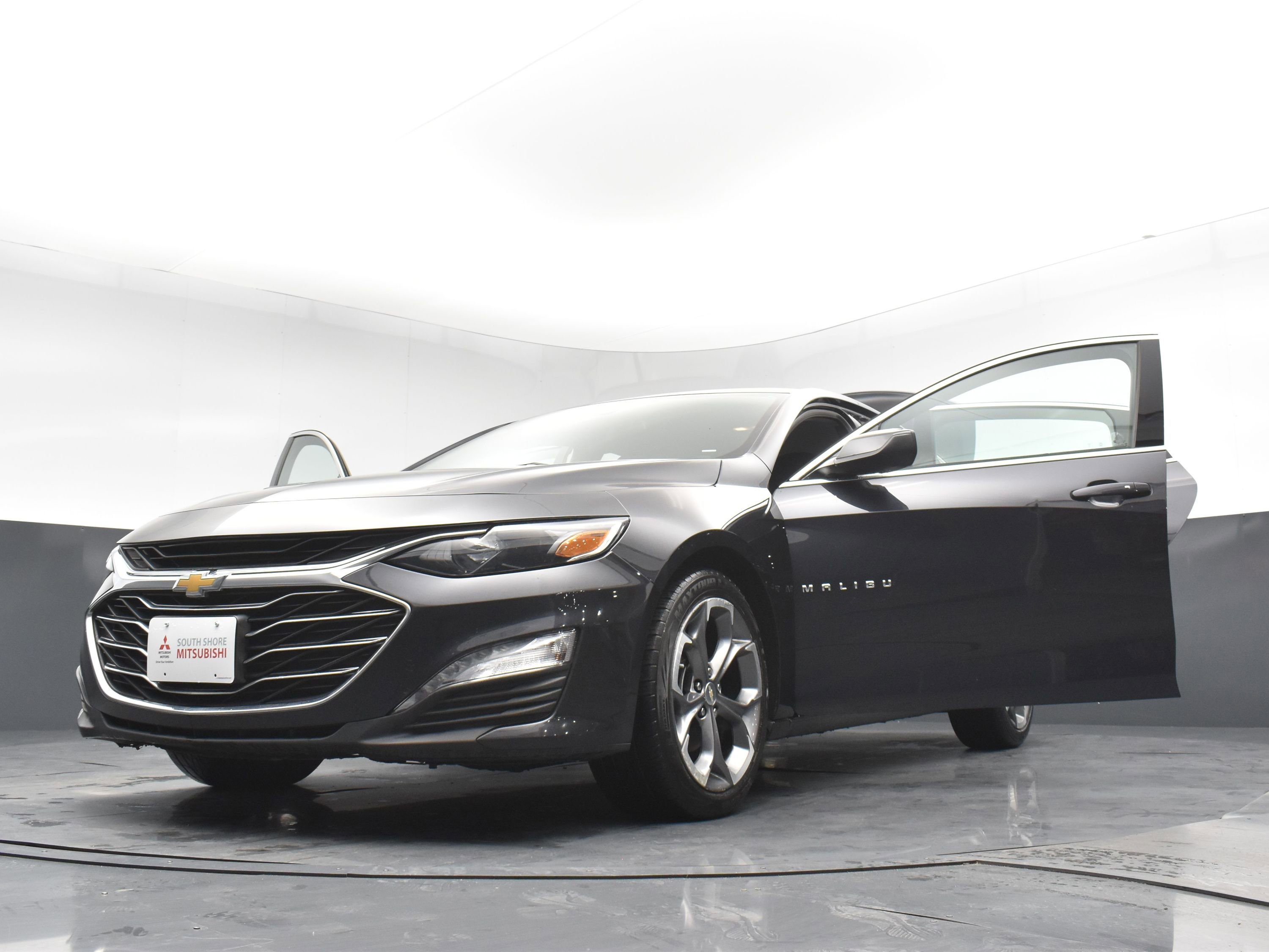 Used 2023 Chevrolet Malibu LT image 32