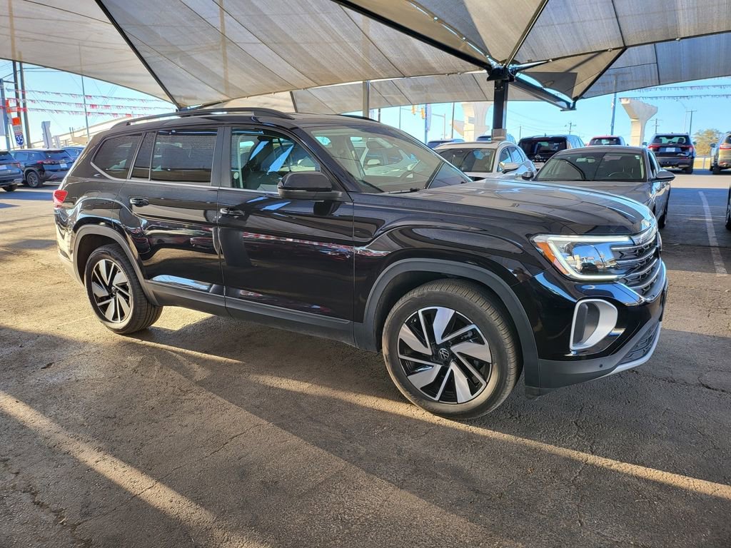 Used 2025 Volkswagen Atlas SE image 15