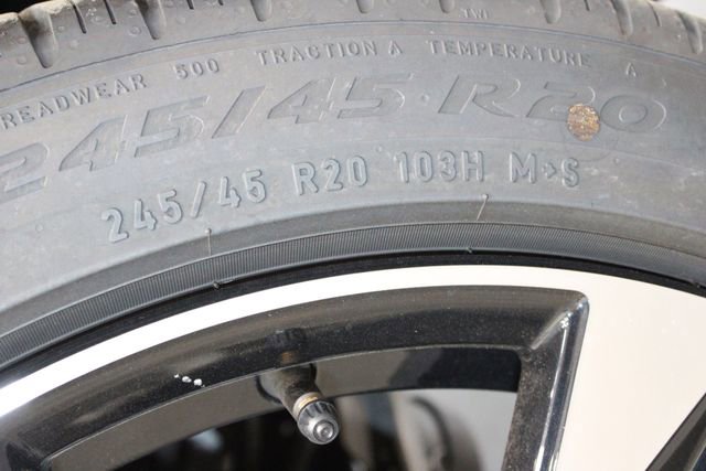 Used 2025 Volvo XC40 B5 Plus image 47