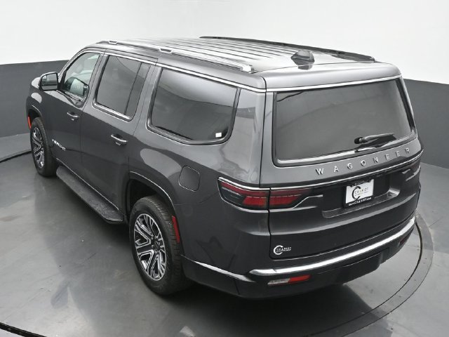 Used 2025 Jeep Wagoneer 4WD image 40