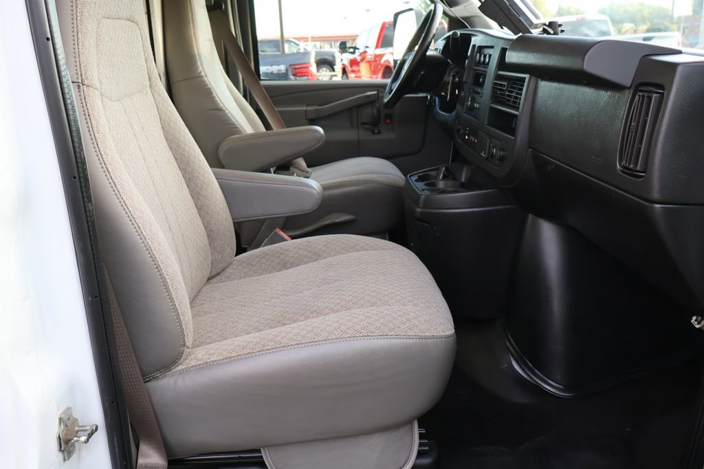 Used 2021 Chevrolet Express 3500 w/ Power Convenience Package image 16
