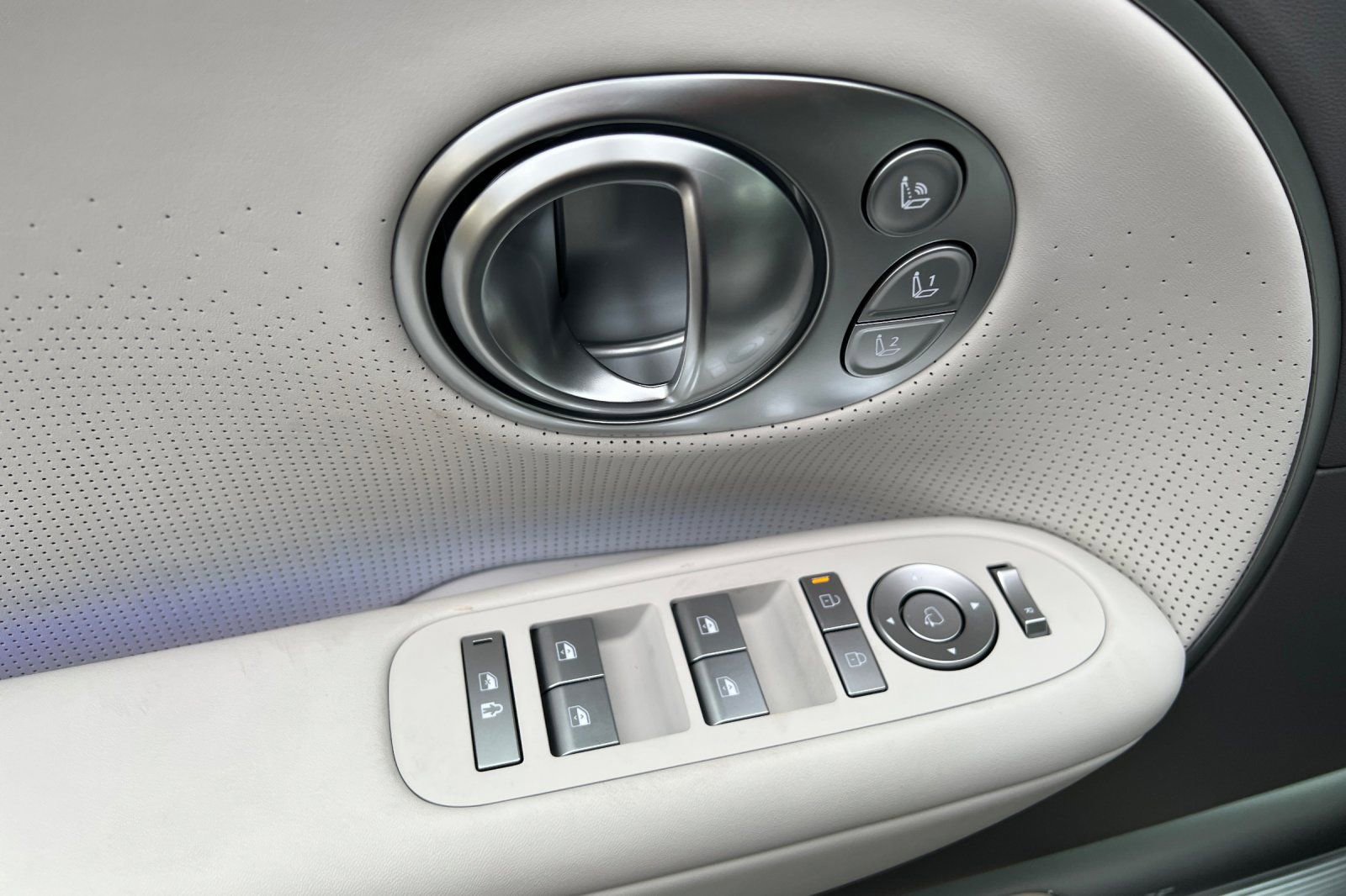 New 2026 Hyundai Ioniq 9 Calligraphy image 11