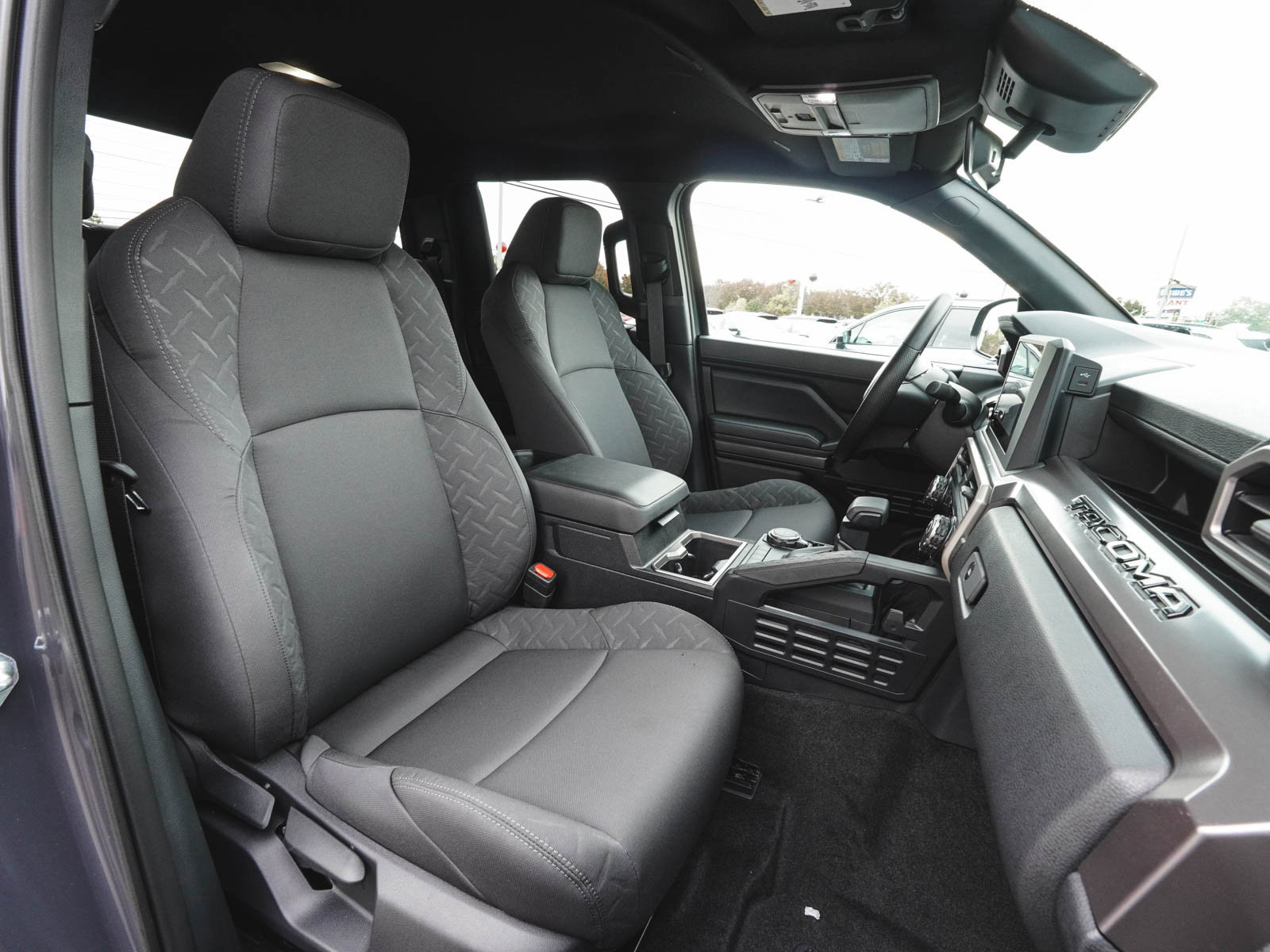Used 2025 Toyota Tacoma SR5 image 38