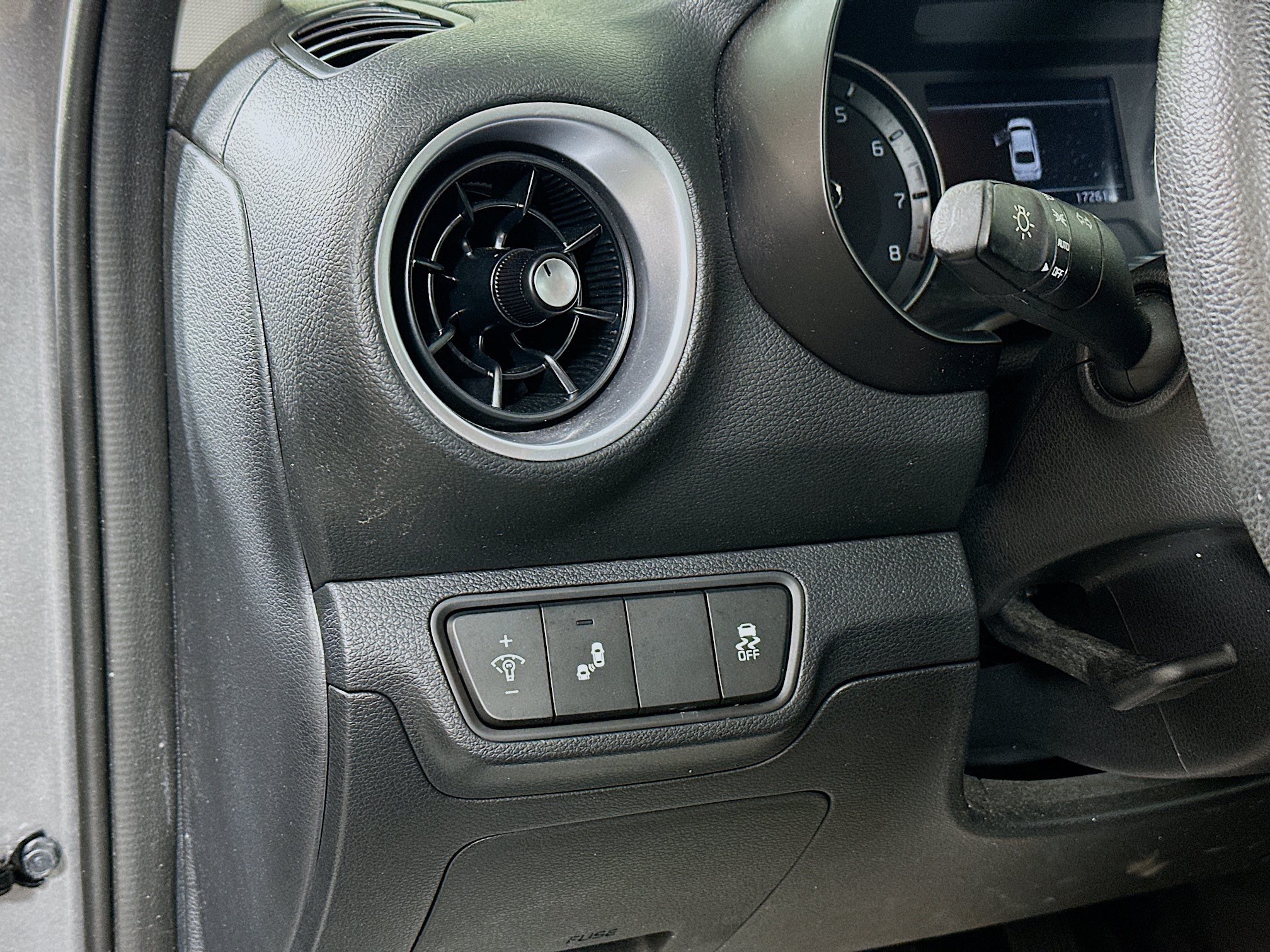 Certified 2024 Kia Forte LXS w/ LXS Technology Package FWD image 10