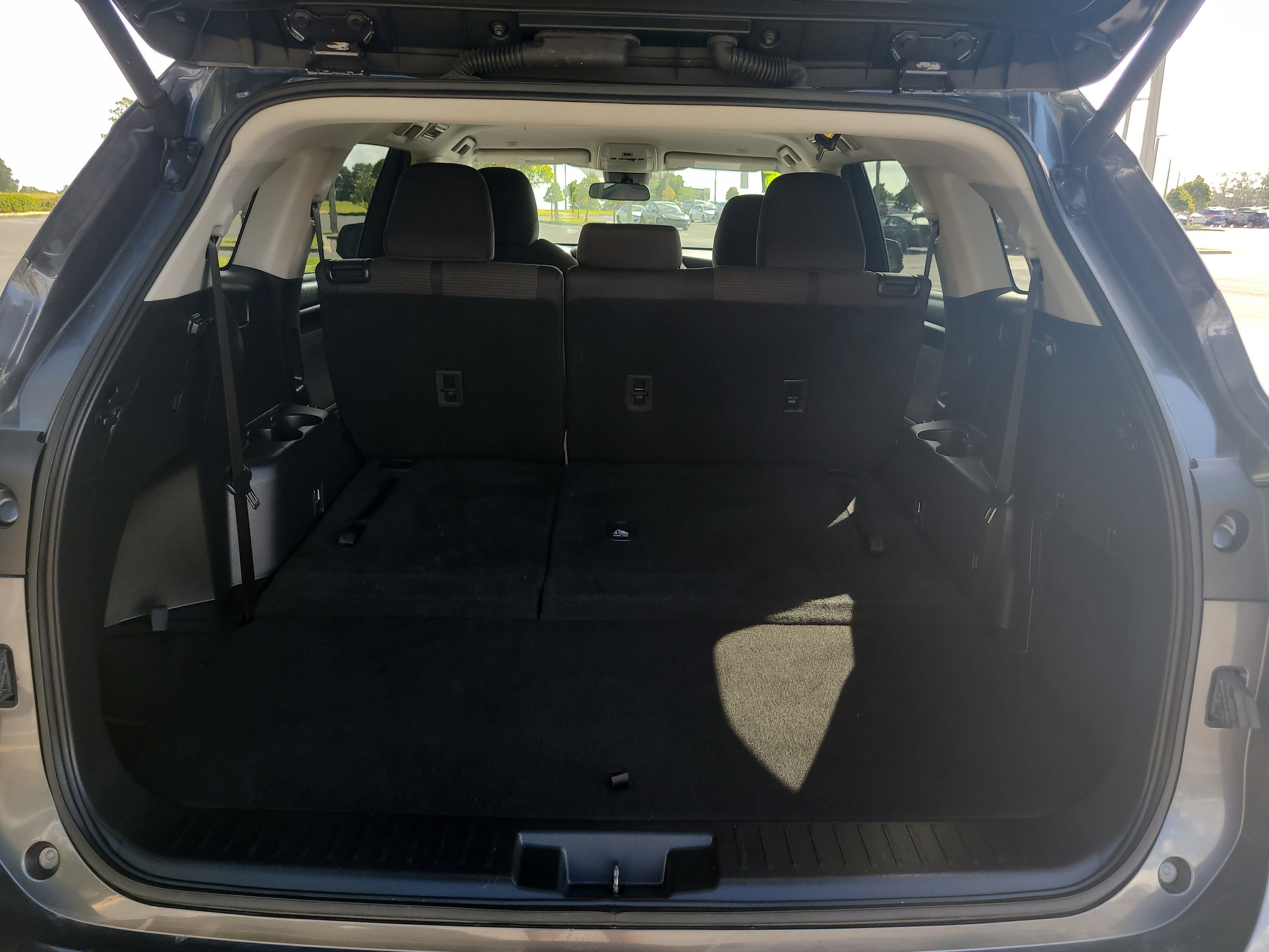 Certified 2025 Toyota Highlander LE image 11