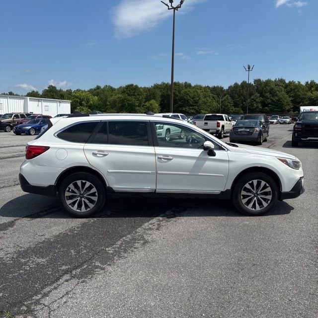 Used 2019 Subaru Outback 3.6R Touring w/ Popular Package #3A AWD/4WD image 3