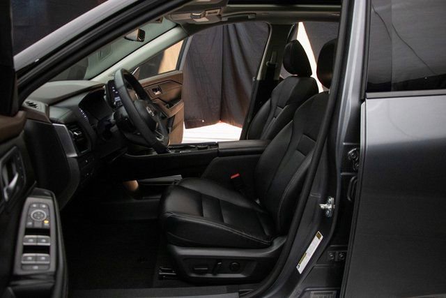 Used 2023 Nissan Rogue SL w/ SL Premium Package image 28