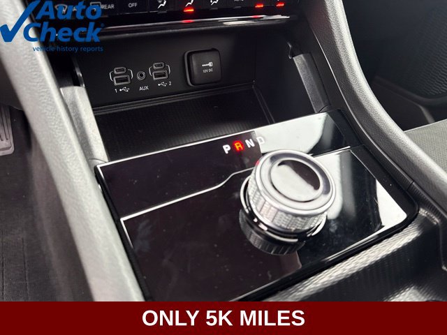 Used 2025 Jeep Grand Cherokee Altitude AWD/4WD image 14