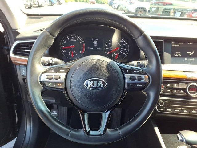 Used 2018 Kia Cadenza Premium w/ Paint Protection Package FWD image 17