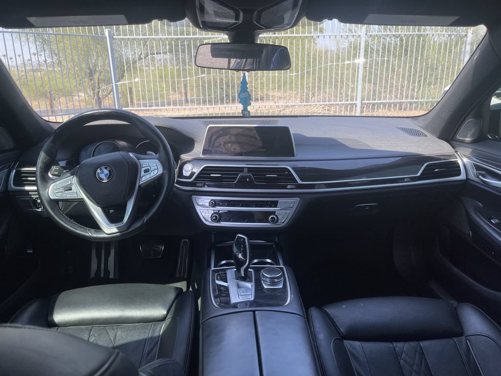 Used 2019 BMW 750i xDrive w/ M Sport Package AWD/4WD image 5