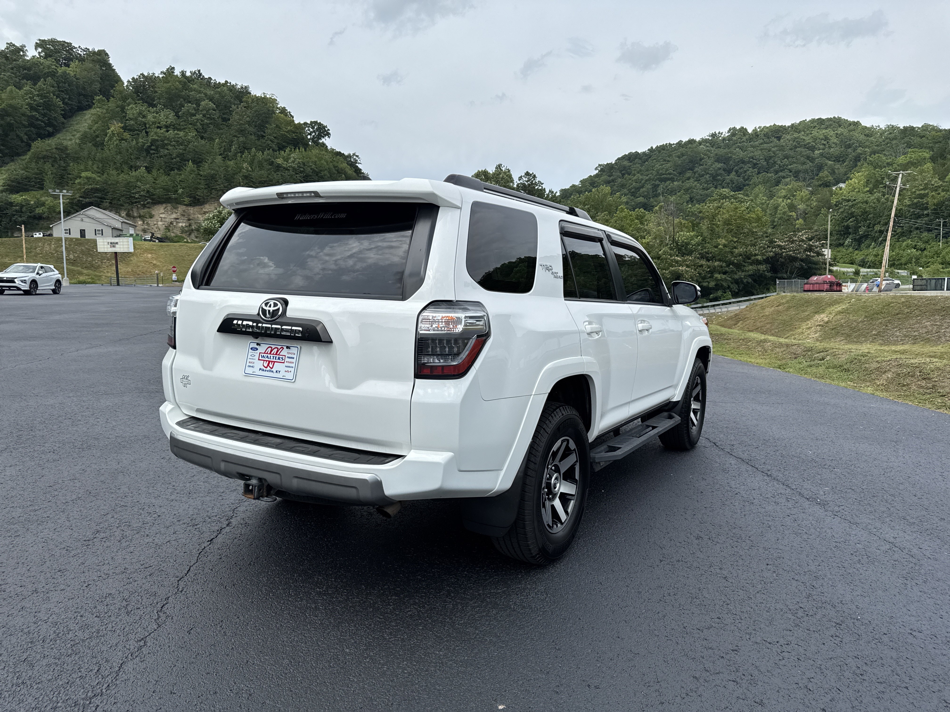 Used 2020 Toyota 4Runner TRD Off-Road Premium w/ Moonroof Package AWD/4WD image 7